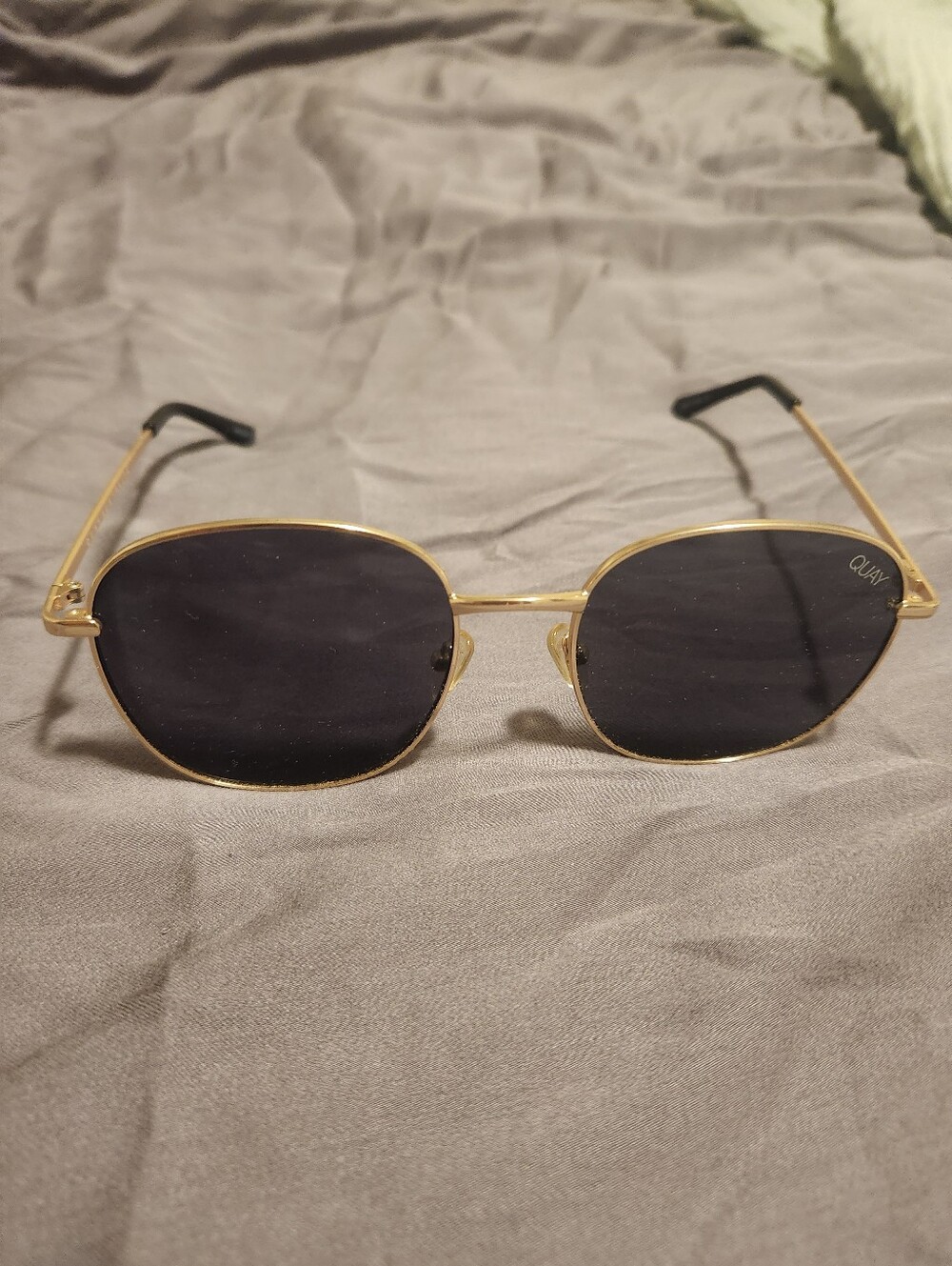 Quay Sunglasses - Picture 2 of 2